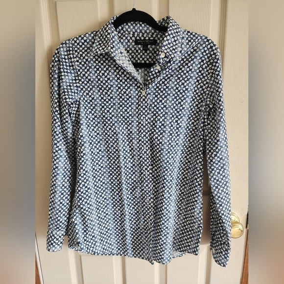 Banana Republic Tops - Banana Republic Women's Dillion Blue and White Button down size S.